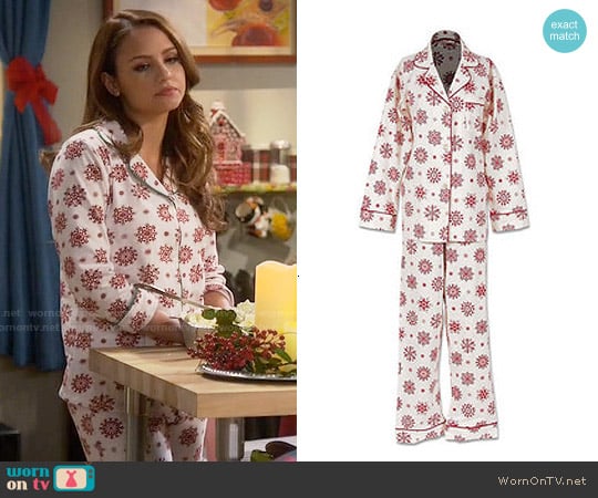 BedHead Snowflake Print Pajamas worn by Sofia Rodriguez (Aimee Carrero) on Young and Hungry