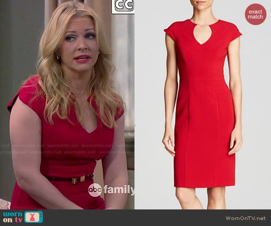 Black Halo Stefan Sheath worn by  Melanie Burke (Melissa Joan Hart) on Melissa and Joey