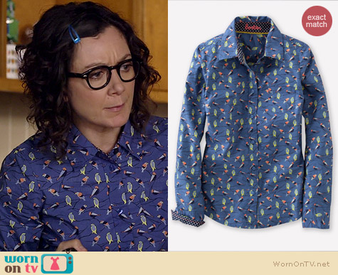 Boden Blue Jay Autumn Birds Shirt worn by Sara Gilbert on Bad Teacher