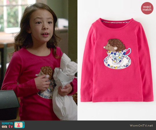 Boden Story Book Applique T-shirt in Berry worn by Lily Tucker-Pritchett (Aubrey Anderson-Emmons) on Modern Family