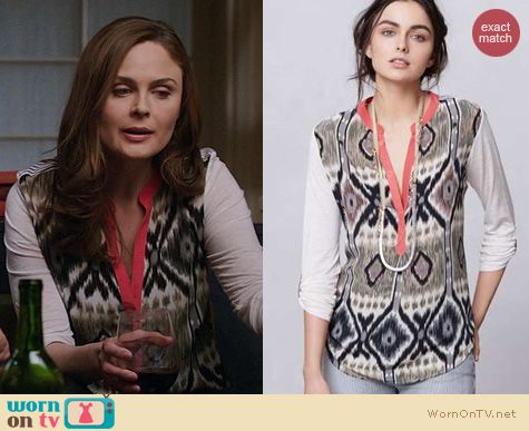 Bones Fashion: Anthropologie Sima Top in grey worn by Emily Deschanel