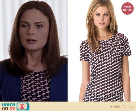 Bones Fashion: Marc by Marc Jacobs Puzzle Print Tee worn by Emily Deschanel