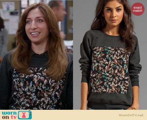 Brooklyn 99 Fashion: Patterson J Kincaid Piscies Pullover worn by Chelsea Peretti