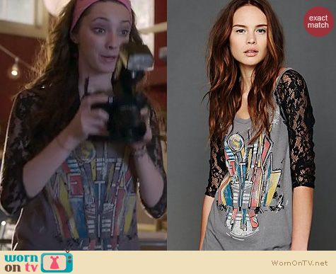 Bunheads Fashion: Free People Renegade Raglan tee worn by Emma Dumont