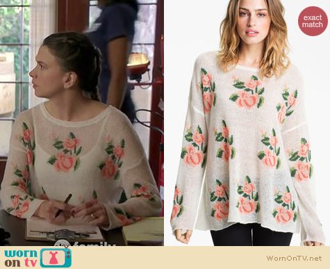 Bunheads Fashion: Wildfox slouchy rose sweater worn by Sutton Foster