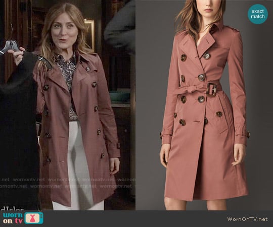 Burberry Showerproof Technical Trench Coat in Pale Redwood worn by Maura Isles (Sasha Alexander) on Rizzoli and Isles