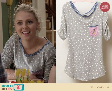 The Carrie Diaries Fashion: Anthropologie Monogrammed Pocket Tee worn by Carrie Bradshaw