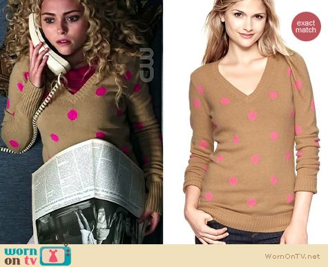 Carrie Diaries Fashion: Pink polka dot sweater from The Gap worn by Carrie Bradshaw