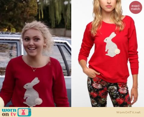 Carrie Diaries Fashion: Red Urban Outfitters sweater with white bunny worn by Carrie Bradshaw