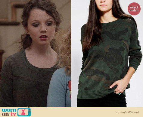 The Carrie Diaries Fashion: Sparkle & Fade Camo Sweater from Urban Outfitters worn by Stefania Owen