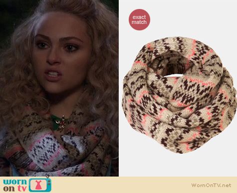 The Carrie Diaries Fashion: Topshop fair isle snood worn by AnnaSophia Robb