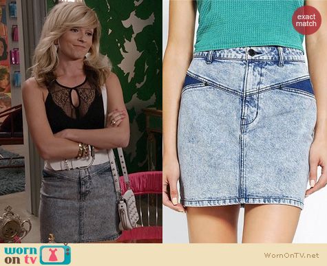 The Carrie Diaries Fashion: Urban Outfitters High Rise Acid Wash Skirt worn by Lindsey Gort