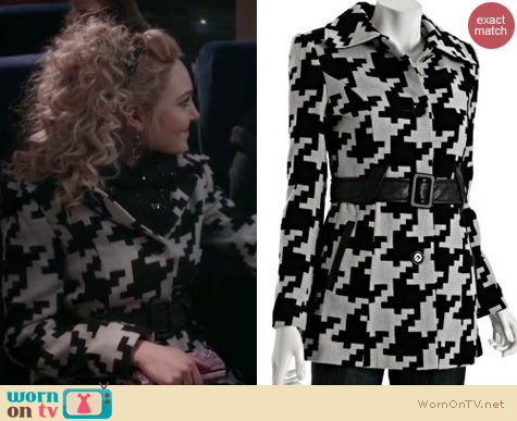 The Carrie Diaries Style: Via Spiga Houndstooth coat worn by AnnaSophia Robb