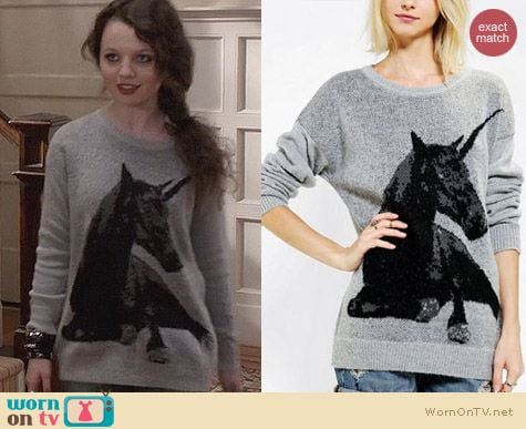 The Carrie Diaries Style: Sparkle & Fade Unicorn Sweater worn by Stefania Owen