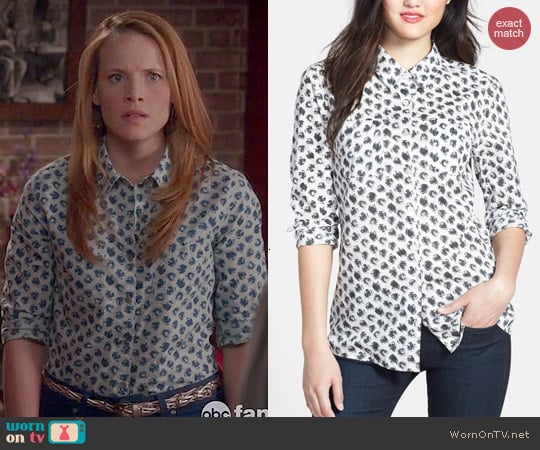 Caslon Printed Long Sleeve Cotton Blouse worn by Katie Leclerc on Switched at Birth