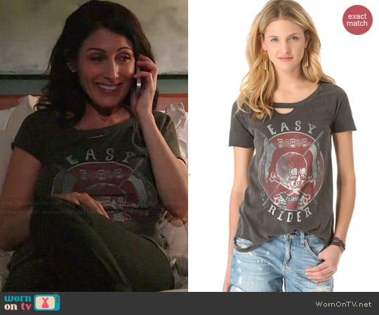 Chaser Easy Rider Deconstructed Tee worn by Lisa Edelstein on GG2D