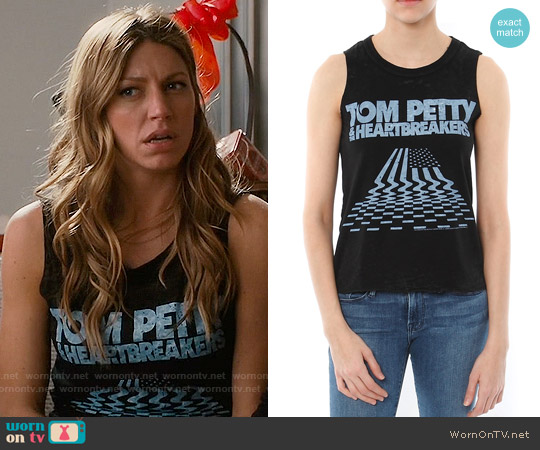 Chaser Tom Petty Muscle Tee worn by Josslyn Carver (Jes Macallan) on Mistresses