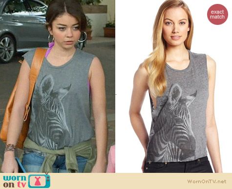 Chaser Zebra Vintage Crop Tank worn by Sarah Hyland on Modern Family