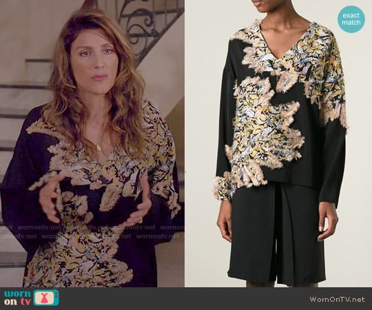 Chloe Fluffy Detail V-neck Sweater worn by Calista Raines (Jennifer Esposito) on Mistresses