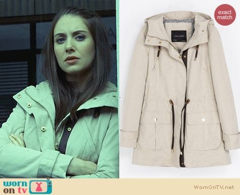 Fashion of Community: Zara Quilted Parka worn by Alison Brie