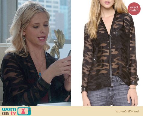 The Crazy Ones Fashion: Helmut Lang Convex Concealed Placket Blouse worn by Sarah Michelle Gellar