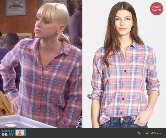 Current Elliott The Slim Boy Shirt in Stardust Plaid worn by Christy Plunkett (Anna Faris) on Mom