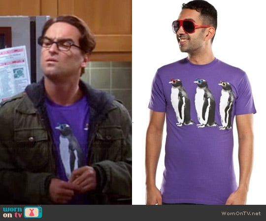 Deter 3 Penguins Tee worn by Leonard on The Big Bang Theory