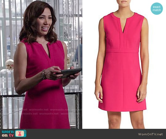 Diane von Furstenberg Fleur Dress in Fuchsia worn by Angela Montenegro (Michaela Conlin) on Bones