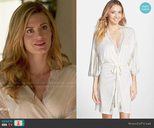 Eberjey Something Blue Lace Kimono Robe worn by Paige Collins (Brooke D'Orsay) on Royal Pains