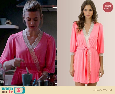 Eberjey Hannah Lace Cuff Robe worn by Brooke D'Orsay on Royal Pains