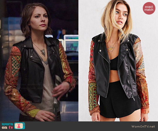 Ecote Embellished-Sleeve Vegan Leather Jacket worn by Thea Queen (Willa Holland) on Arrow