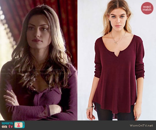 Ecote Marley Thermal in Maroon worn by Hayley (Phoebe Tonkin) on The Originals