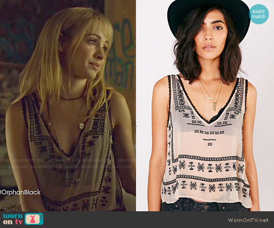 Ecote Piper Deep V-neck Tank Top worn by Shay (Ksenia Solo) on Orphan Black