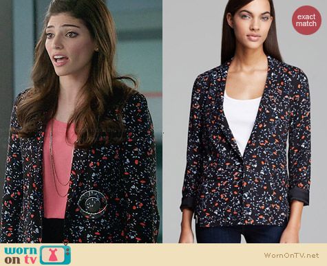 Ella Moss Posy Floral Blazer worn by Amanda Setton on The Crazy Ones