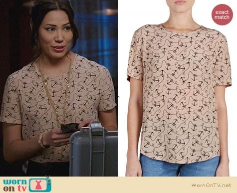 Equipment Riley Tee in Beige Anchor Print worn by Michaela Conlin on Bones