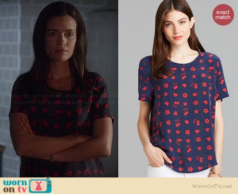 Equipment Riley Top in Peacoat / Strawberry Red worn by Torrey DeVitto on PLL