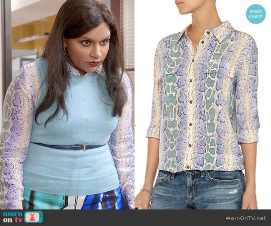 Equipment Slim Signature Snake Print Silk Shirt worn by Mindy Lahiri (Mindy Kaling) on The Mindy Project