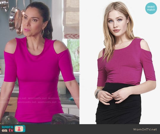 Express Cold Shoulder Fitted Tee in Bright Magenta worn by Carmen Luna (Roselyn Sanchez) on Devious Maids