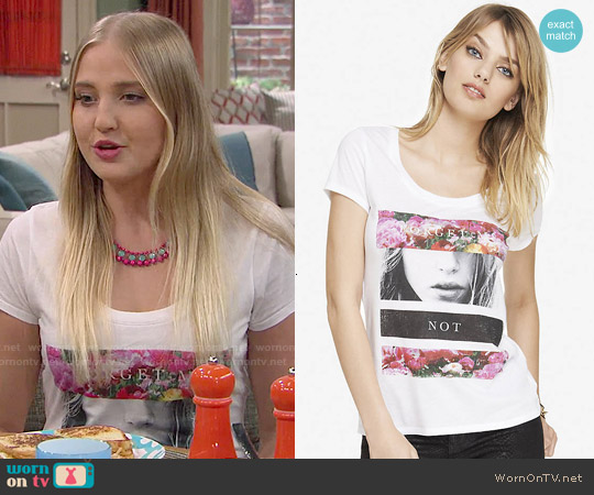 Express Lace Back Graphic Tee in Forget Me Not worn by Marisa (Veronica Dunne) on KC Undercover