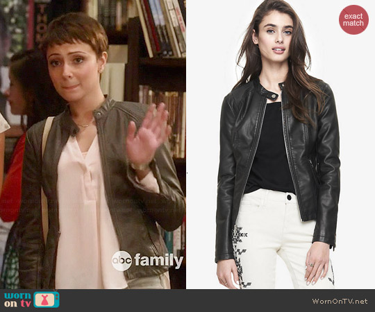 Express (Minus The) Leather Ribbed Yoke Moto Jacket worn by April Carver (Italia Ricci) on Chasing Life