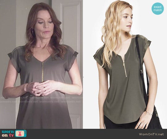 Express Mixed Texture Zip Front Tee in Olive Green worn by Ashley Marin (Laura Leighton) on Pretty Little Liars