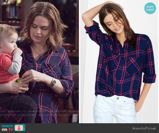 Express Plaid Oversized Shirt in Navy Blue / Pink worn by Temperance 'Bones' Brennan (Emily Deschanel) on Bones