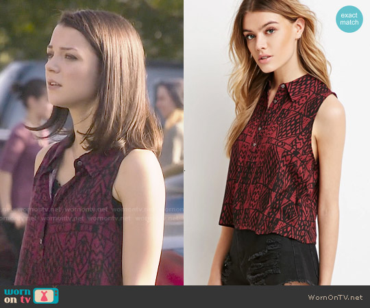 Forever 21 Abstract Print Buttoned Shirt worn by Carter Stevens (Kathryn Prescott) on Finding Carter