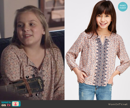 Forever 21 Girls Embroidered Floral Peasant Top worn by Daphne Conrad (Maisy Stella) on Nashville