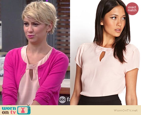 Forever 21 Keyhole Crepe Woven Top worn by Chelsea Kane on Baby Daddy