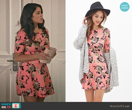 Forever 21 Rose Print Skater Dress worn by Jane Villanueva (Gina Rodriguez) on Jane the Virgin