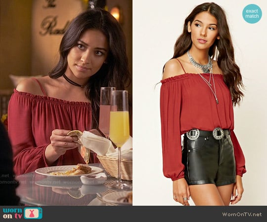 Forever 21 Contemporary Open-Shoulder Top worn by Emily Fields (Shay Mitchell) on Pretty Little Liars