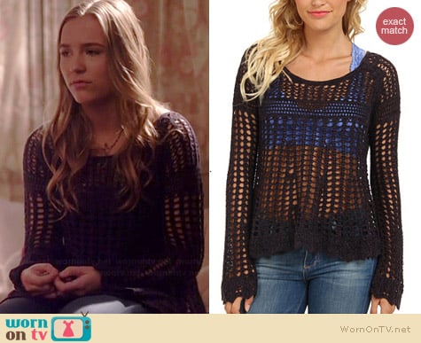 Free People Annabelle Crochet Pullover in Midnight worn by Lennon Stella on Nashville