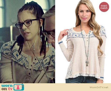 Free People Cabin in the Woods Top in Oatmeal Combo worn by Tatiana Maslany on Orphan Black