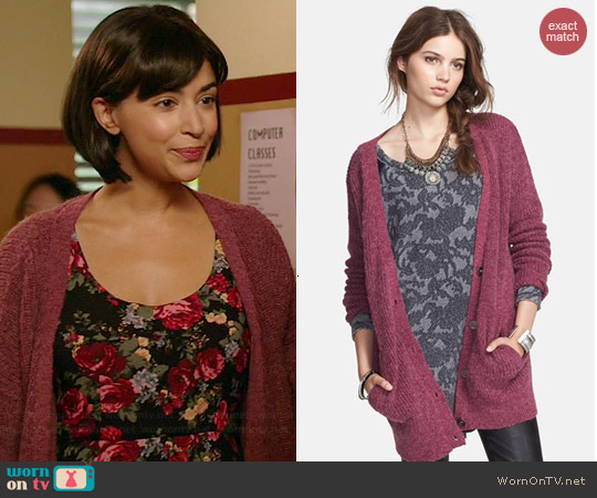 Free People Cloudy Day Long Cardigan in Raspberry Combo worn by Hannah Simone on New Girl